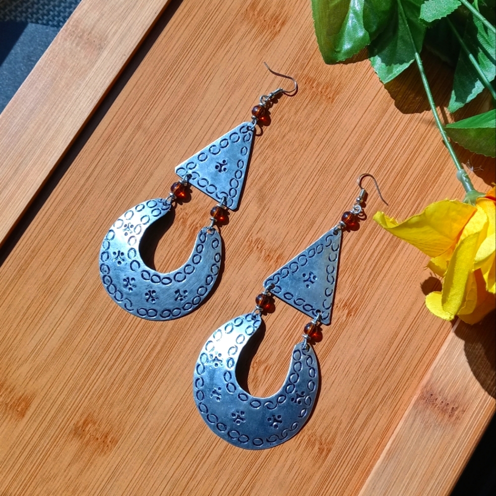 COPY - 1PR Beautiful African Metal and Bead Earrings Set - Picture 5 of 9